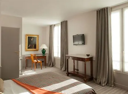 D'orsay - Esprit De France 4* Paříž